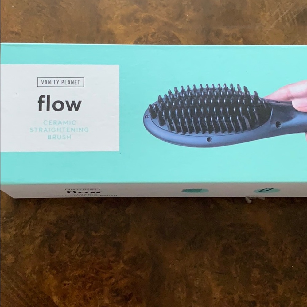 Flow Ceramic straightening brush